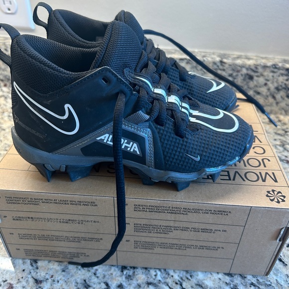 Nike Black Football or Lacrosse Shoes - Picture 6 of 8